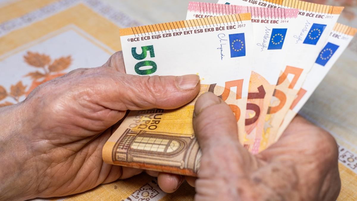 El Banco Central Europeo ya recomienda tener dinero efectivo en casa: la cantidad