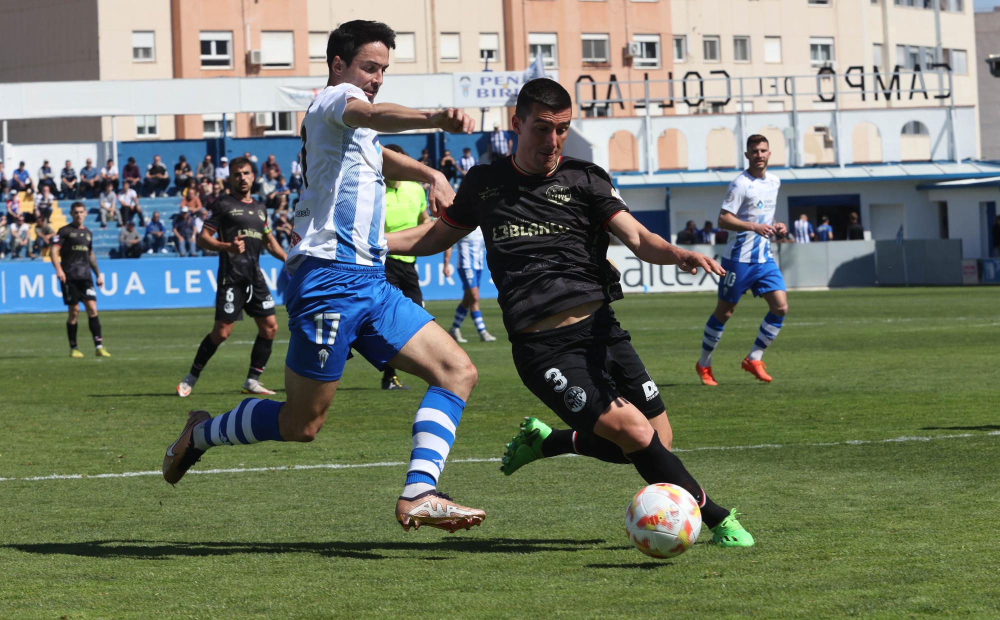 El Alcoyano se aleja del peligro (2-0)