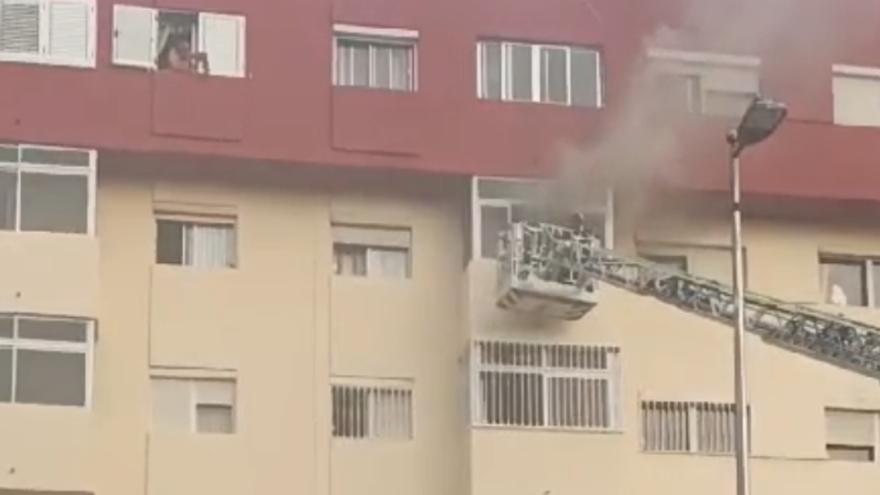 Incendio en un edificio de cinco plantas en Maspalomas