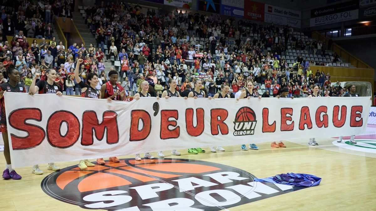 Les jugadores de l'Spar celebren la classificació per l'Eurolliga el curs passat
