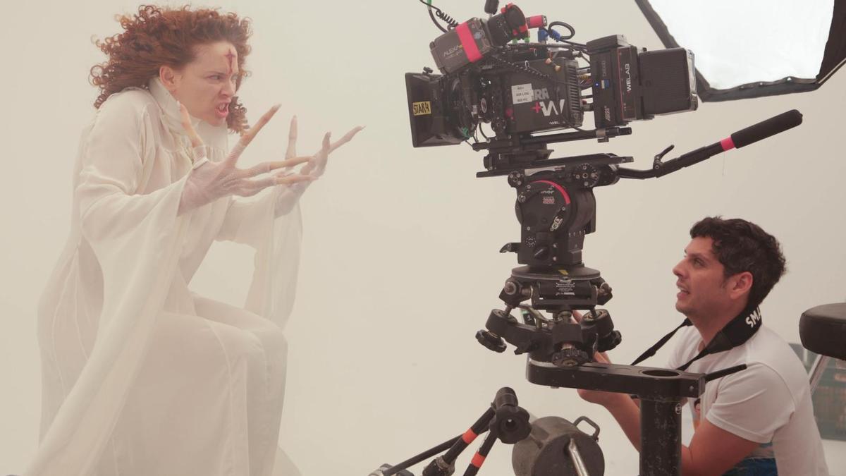 Eduardo Casanova, en el rodaje de 'Silencio'