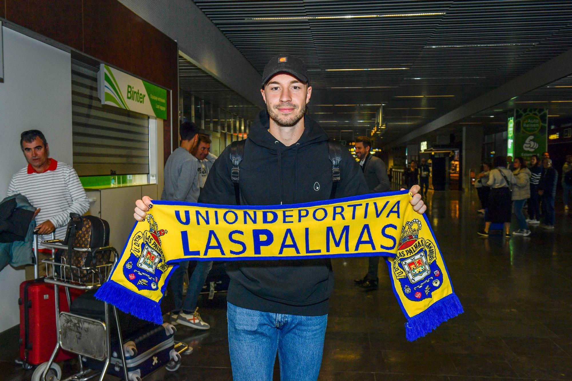 Llegada de Loren, nuevo fichaje de la UD Las Palmas