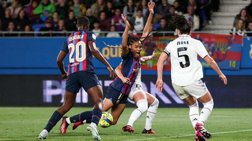 Alexia Putellas alza la voz en un día histórico para el Barça femenino:  Hemos venido para quedarnos y pedimos cambios - El Periódico