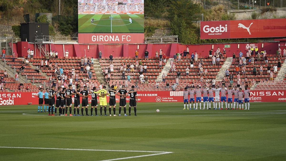 La graderia de Montilivi, mig buida abans de veure el partit Girona-Amorebieta.  | MARC MARTÍ