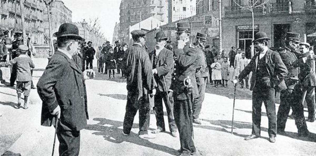 Ambient al carrer a la Barcelona del 1914. Carrer de Muntaner cantonada Aragó.