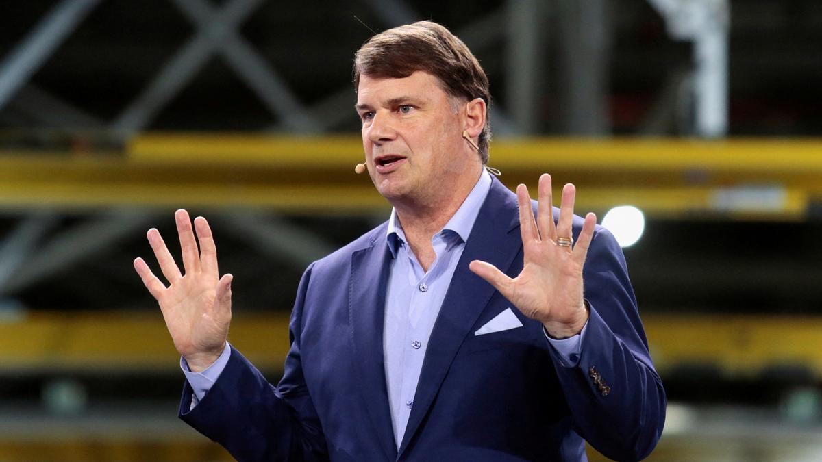 El CEO de Ford, Jim Farley, durante la presentación de resultados.