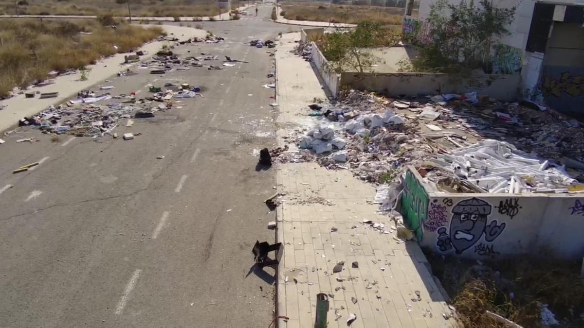 El PSOE denuncia la permanencia de más de 400 escombreras ilegales en Alicante