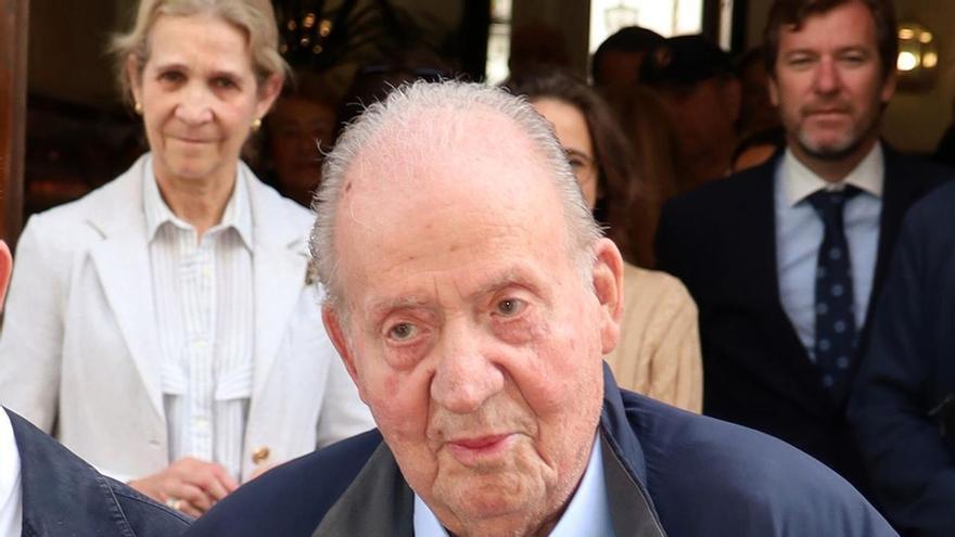 Juan Carlos I visita unas horas a la reina Sofía en Marivent, pero no se ve con Felipe VI