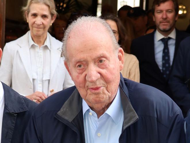 Juan Carlos I hace una visita exprés a la reina Sofía en Marivent tras asistir al cumpleaños de un amigo