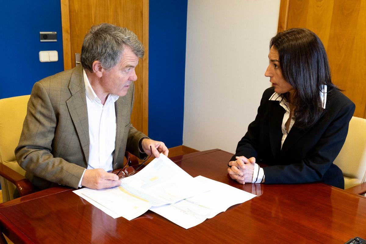 El presidente de Portos y la alcaldesa de Pontecesures.