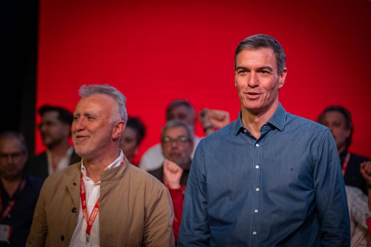 Pedro Sánchez cierra el Congreso de los socialistas canarios.