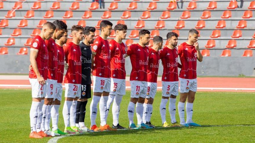 El CD Ibiza naufraga y pierde en casa ante el colista Ebro, mientras Peña y Formentera vencen ante Alzira y Deportivo Aragón