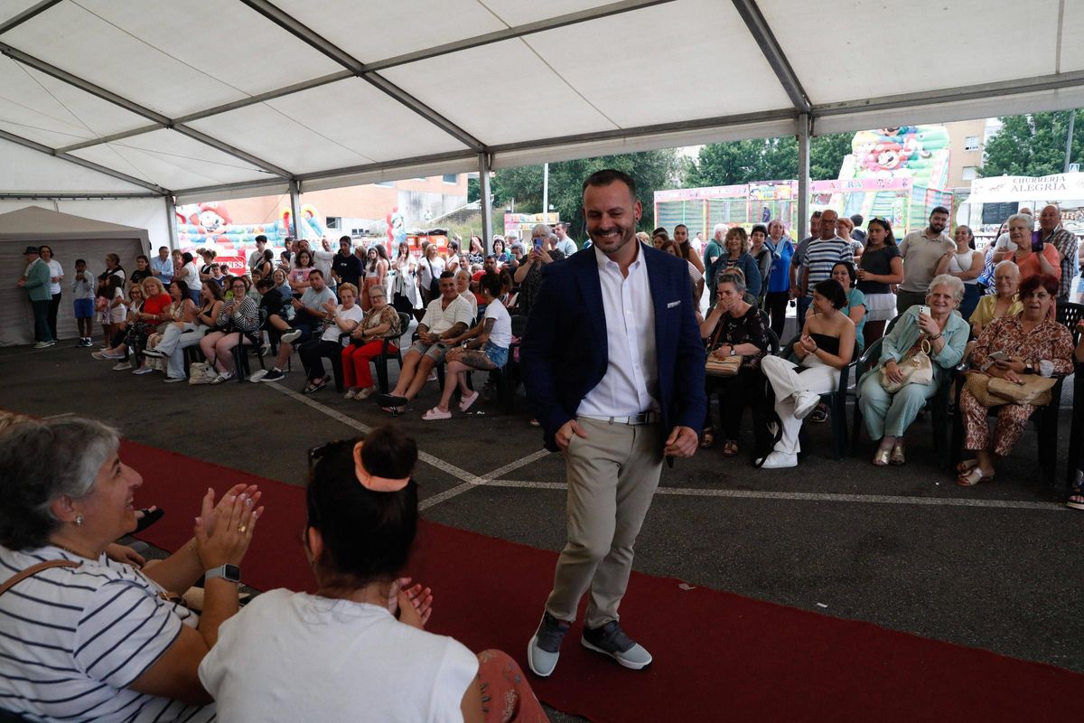 Un participante en el desfile de La Luz.