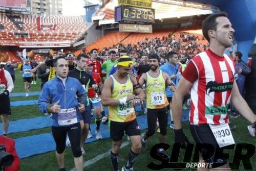 Búscate en la meta de Mestalla