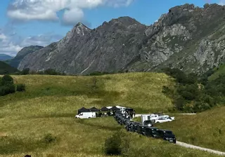 La caravana de "Los juegos del hambre" llega a Somiedo y prepara ya un rodaje de dos meses en Asturias