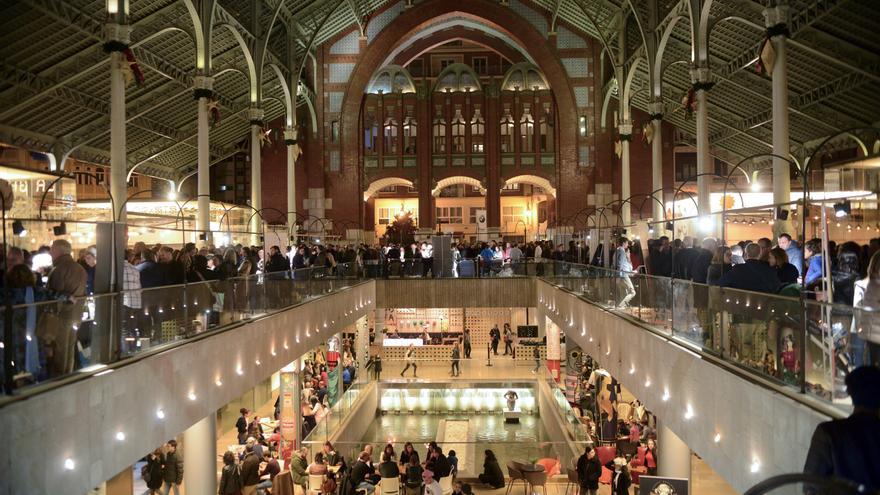 Vuelven los brindis al Mercado de Colón