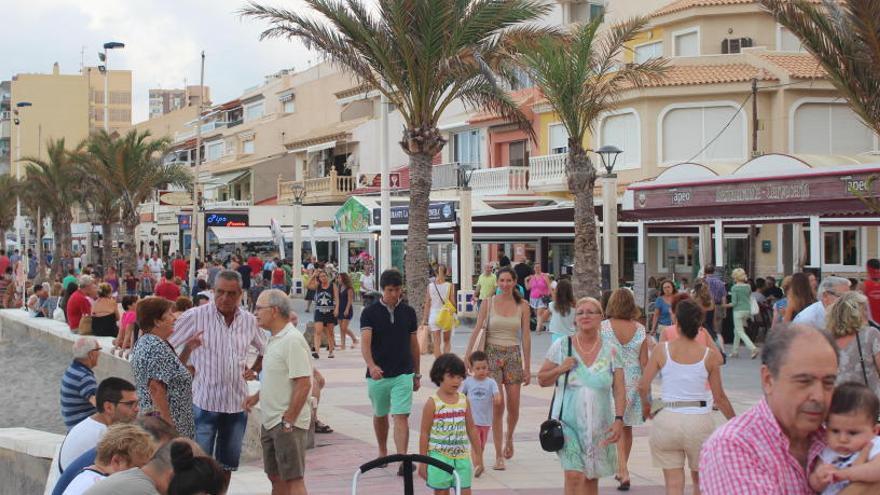 El Campello delimitará las terrazas del paseo de Carrerlamar