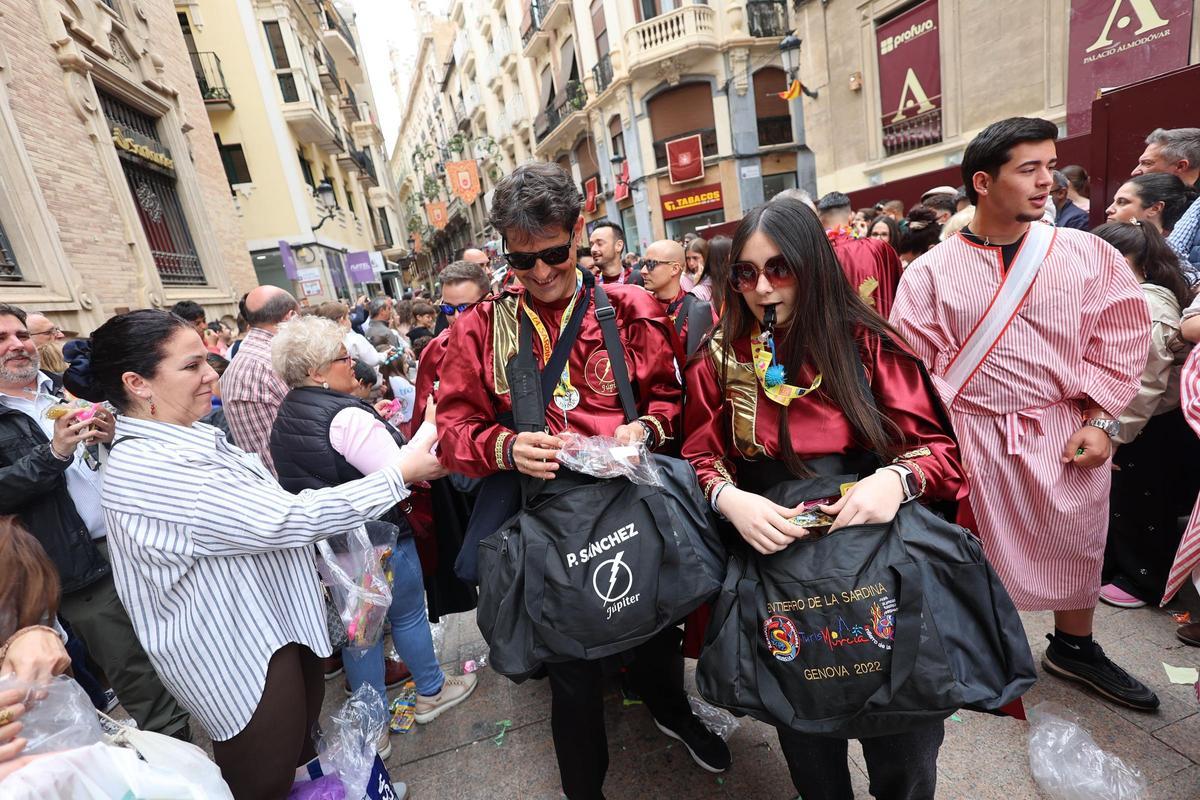 Las mejores imágenes del Pasacalles Sardinero Las mejores imágenes del Pasacalles Sardinero
