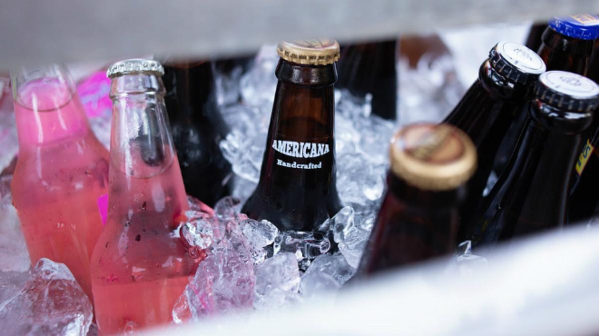 No cualquier hielo sirve: consejos para enfriar tragos, coolers y