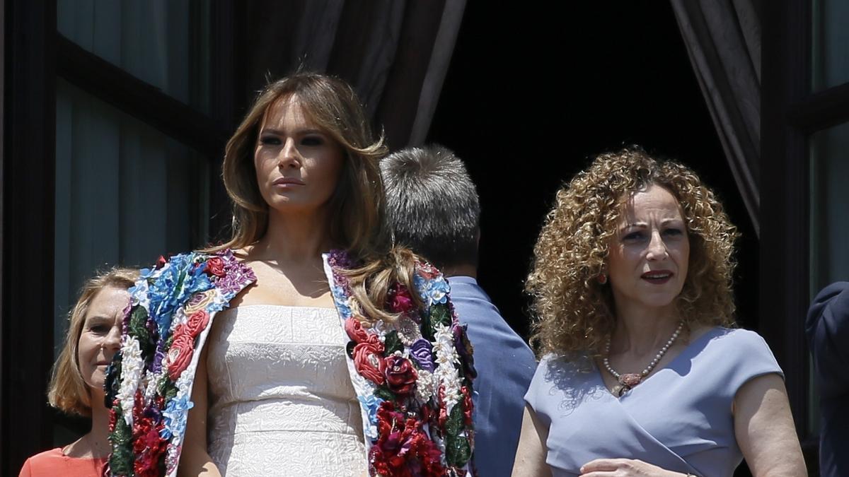 Melania Trump con abrigo de Dolce &amp; Gabbana