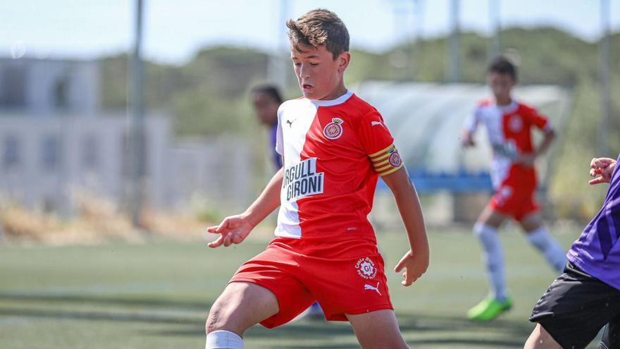 El rosinc Guiu Cortés, de l’AE Roses a promesa del futbol base del Girona FC