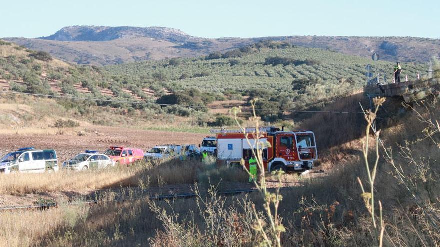 El coche caía a las vías desde un puente de la MA-6404.