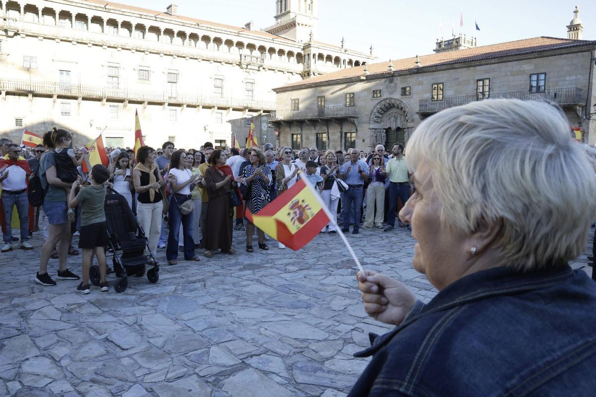 Más de 2000 personas se movilizan en Santiago para mostrar su apoyo a Ceuta Más de 2000 personas se movilizan en Santiago para mostrar su apoyo a Ceuta