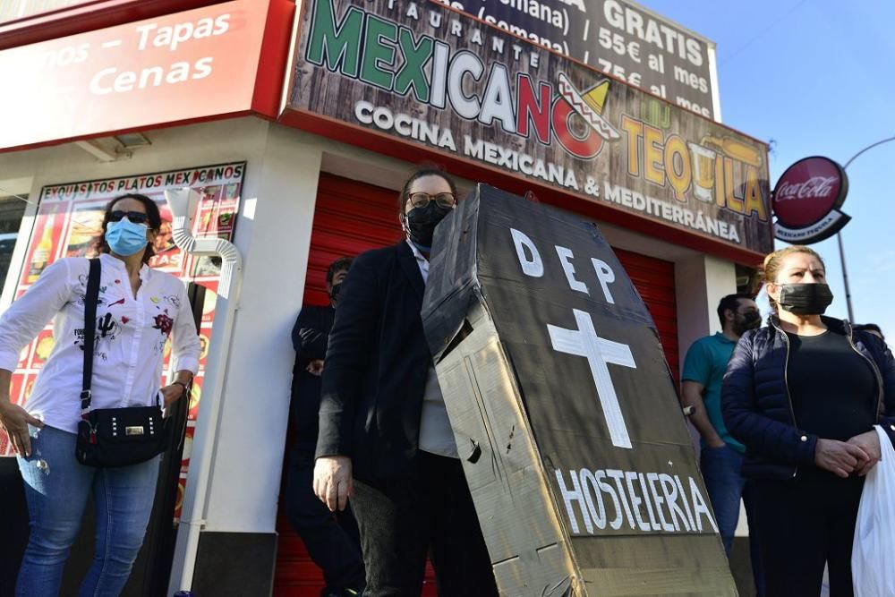 Protesta por el cierre de bares y restaurantes en Cartagena