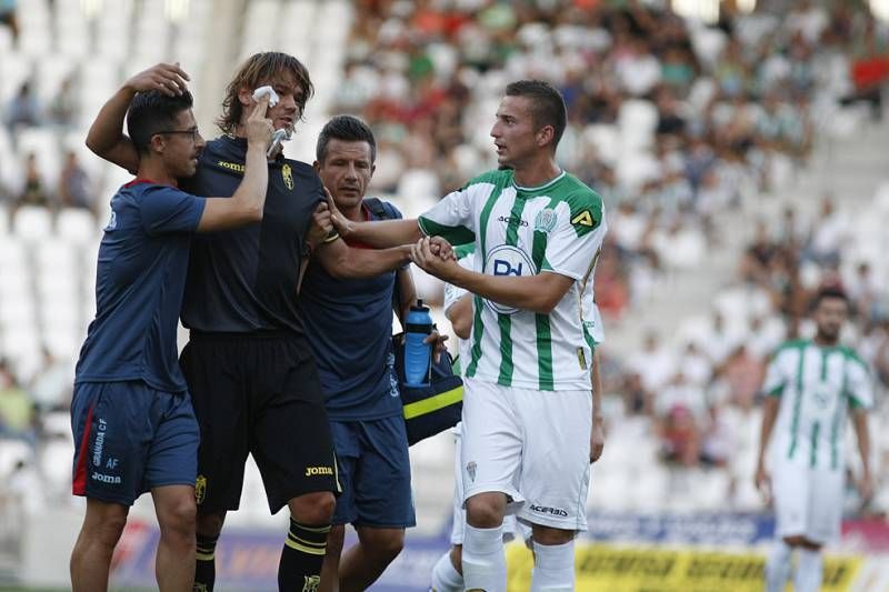 El Córdoba CF vence en su presentación al Granada