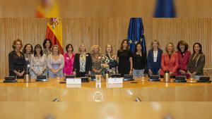 Imagen de la Coalición de Expertas durante la presentación del manifiesto en el Congreso de los Diputados con motivo del Día Mundial del Cáncer de Mama Metastásico.