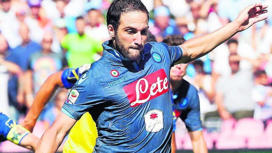 Higuaín revienta el mercado italiano