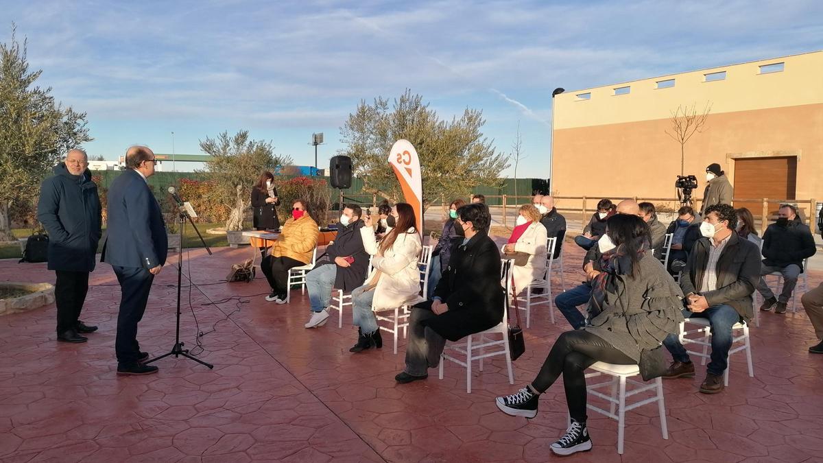 Acto electoral de Ciudadanos celebrado en un bodega de Toro