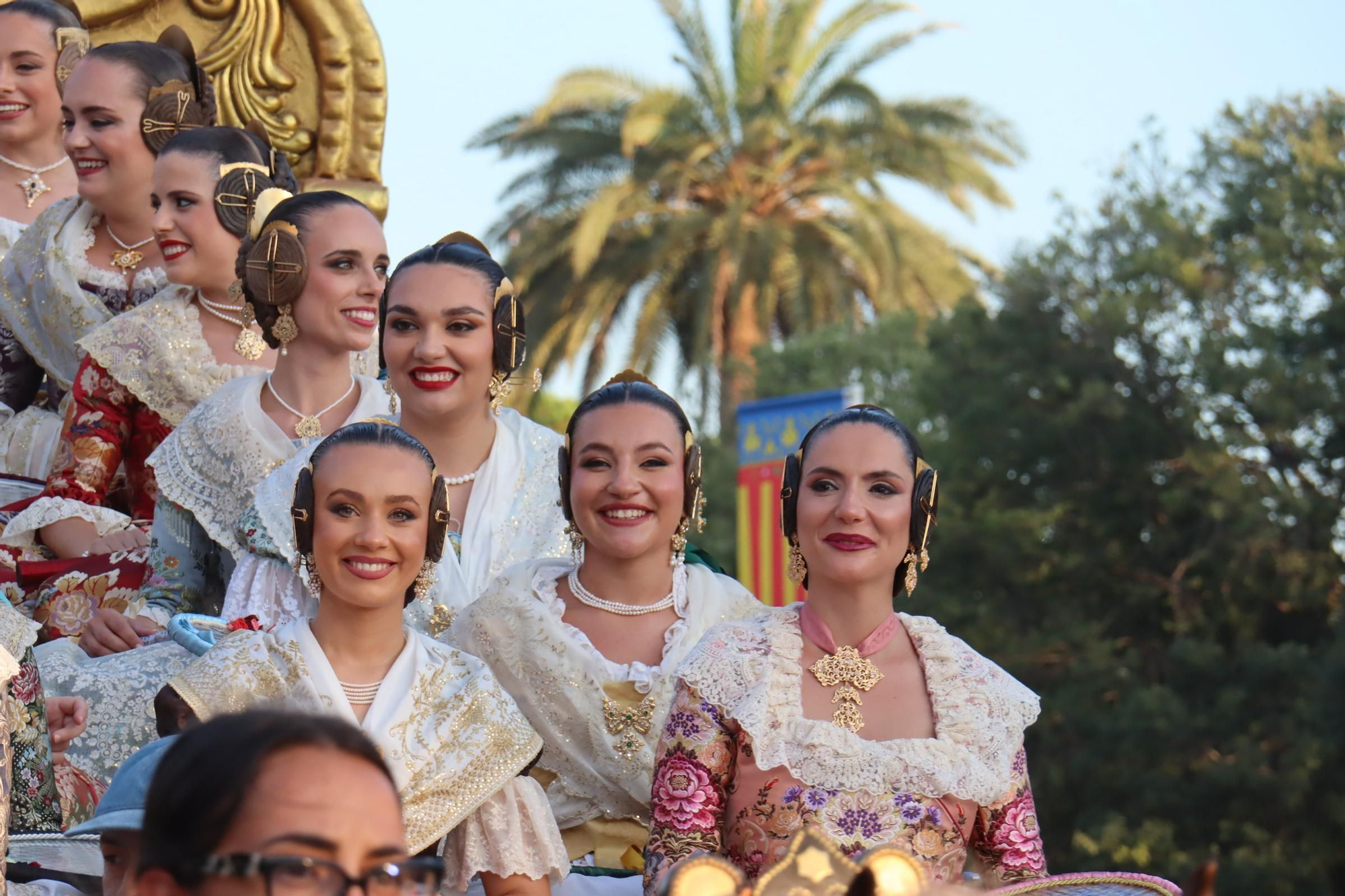 Las candidatas a Fallera Mayor de València 2026 se estrenan en la Batalla de Flores
