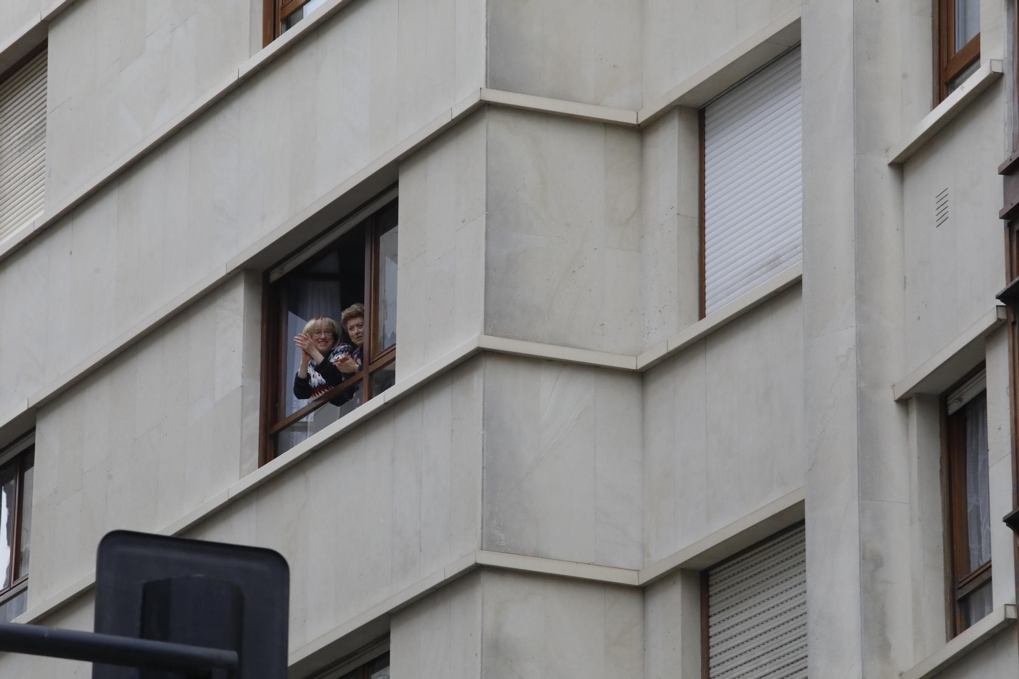 En imágenes: Los sanitarios se manifiestan en Gijón al grito de "no queremos más dinero, queremos mejores condiciones laborales"