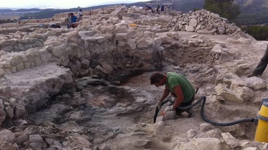 El yacimiento de La Almoloya, que está entre Mula y Pliego, conserva joyas de la Edad del Bronce.