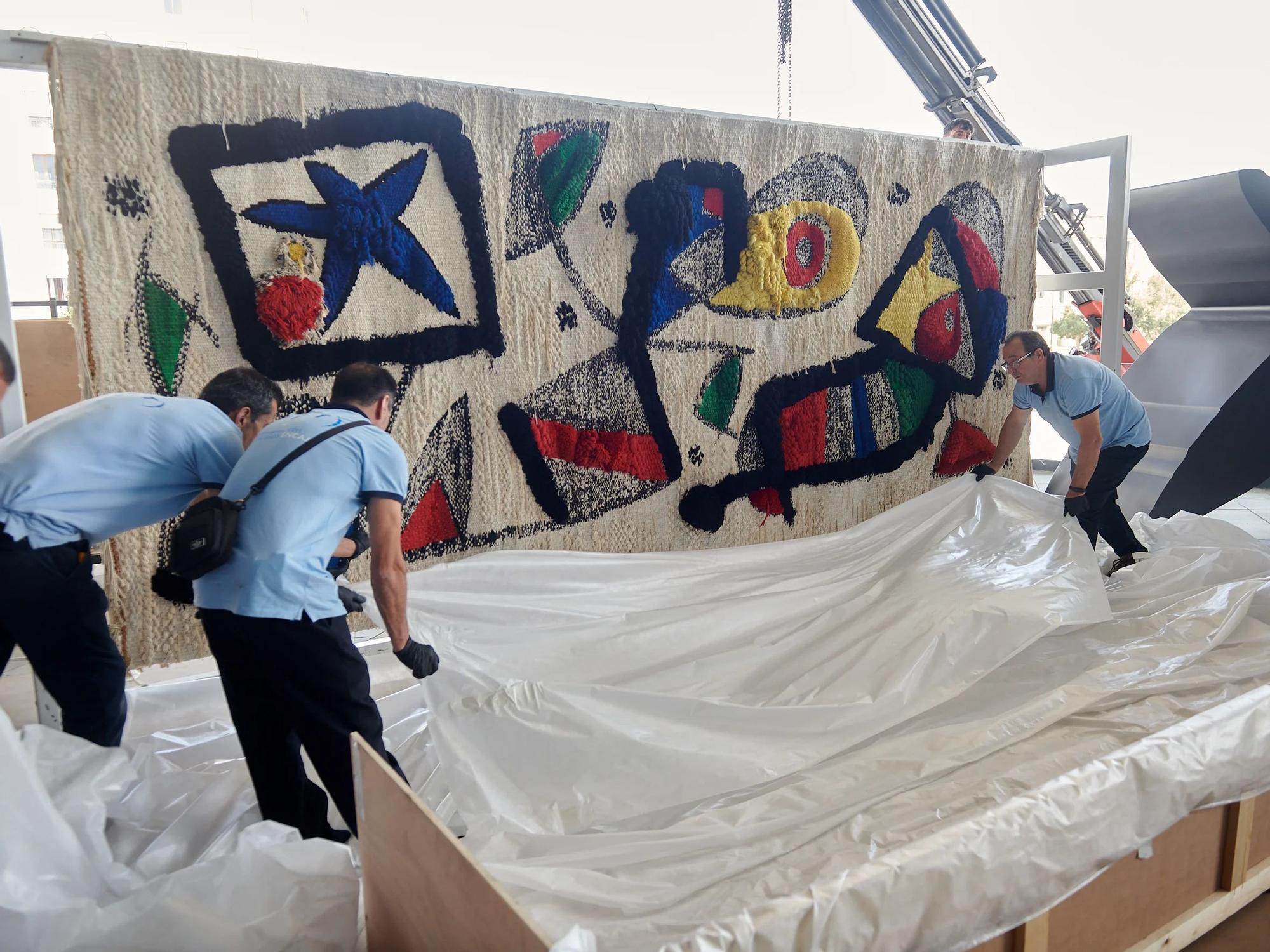 El CaixaForum Zaragoza muestra un gran tapiz de Miró