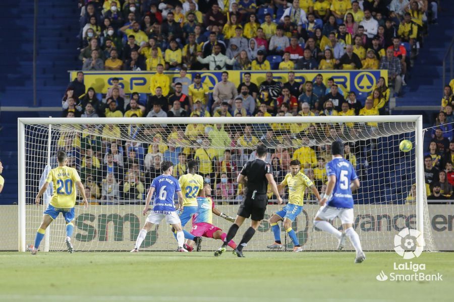 EN IMÁGENES: El Real Oviedo cae en Las Palmas