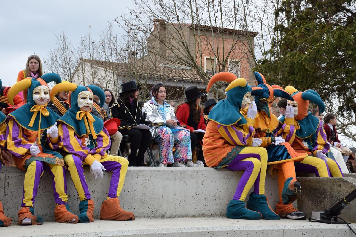 Els infants de Solsona fan ballar els gegantons del Carnaval Els infants de Solsona fan ballar els gegantons del Carnaval
