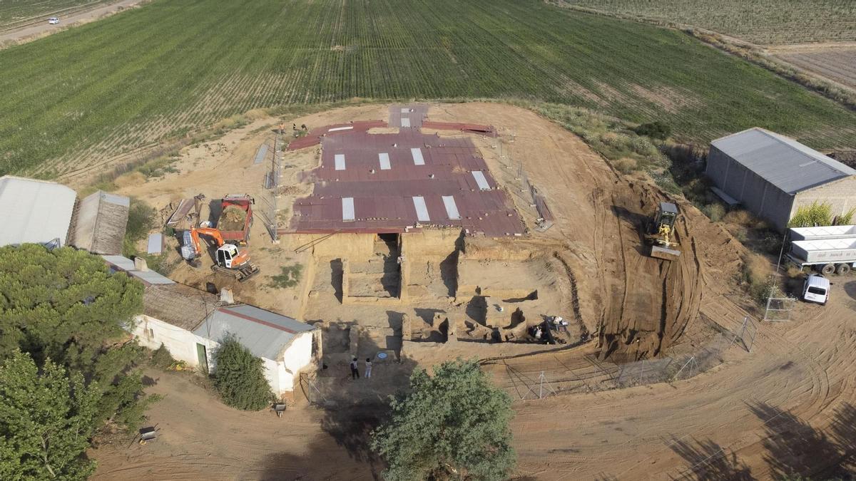 Vista aérea del yacimiento de Casas del Turuñuelo, con la última fase de excavaciones completada.