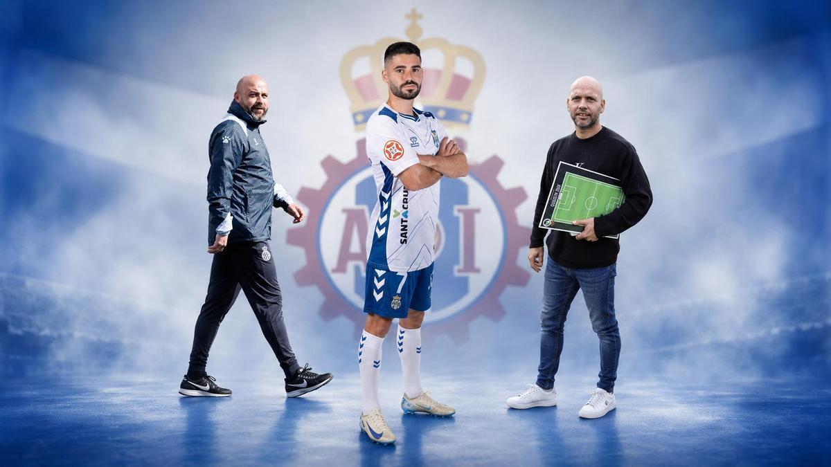 Cris Montes, en el centro, junto a Manolo González y José Alberto López