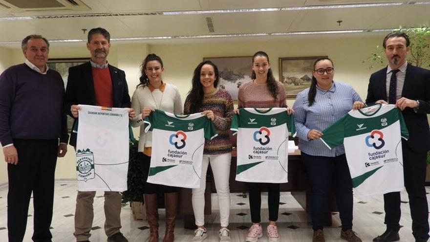 Cajasur apuesta por el deporte femenino al renovar su apoyo al Deportivo Córdoba