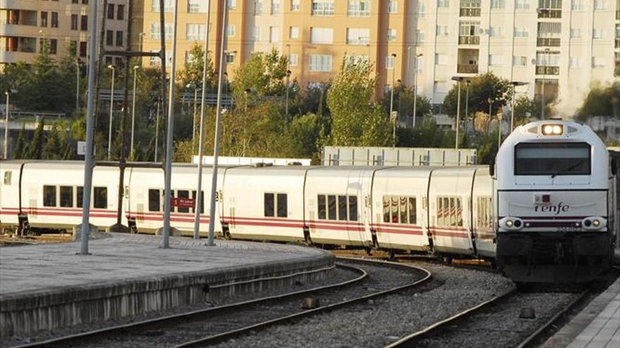 El servicio ferroviario registró en agosto 32 incidencias, 19 fueron averías en el tren