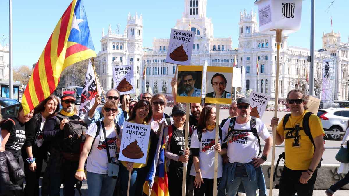 Llegan a Madrid los primeros manifestantes de la marcha independentista.