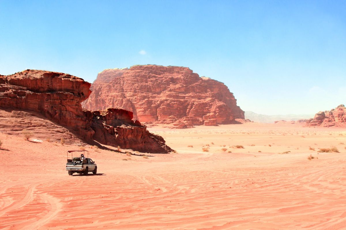 Vive una aventura por el desierto de Jordania.