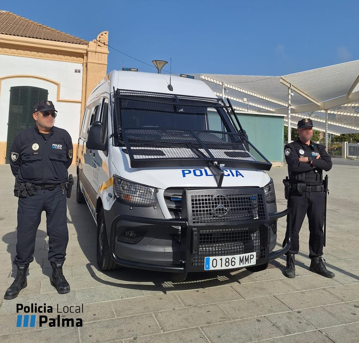 Una patrulla de la Policía Local de Palma.