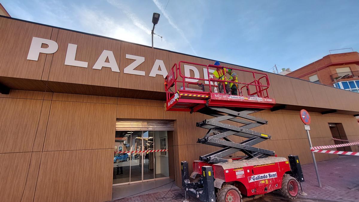 Obras en la fachada del mercado