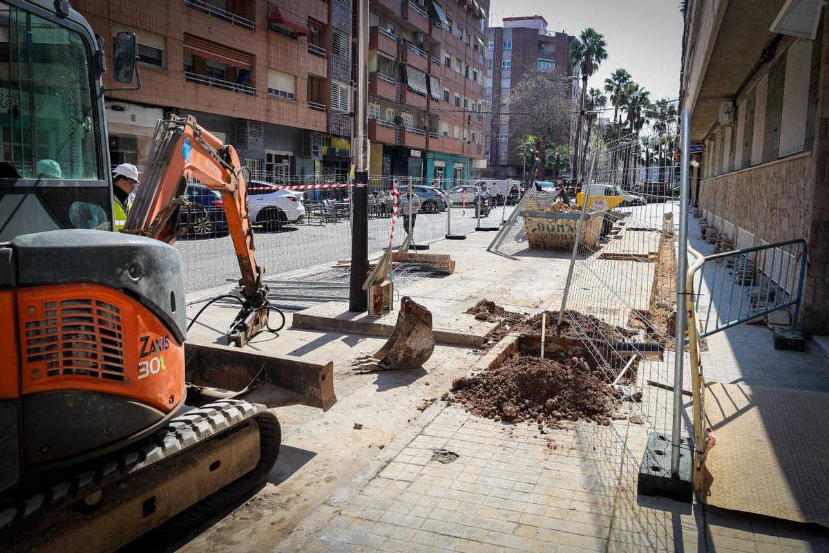 Torrent inicia las obras de adecuación del ajardinamiento en las calles Germanies y San Valeriano.