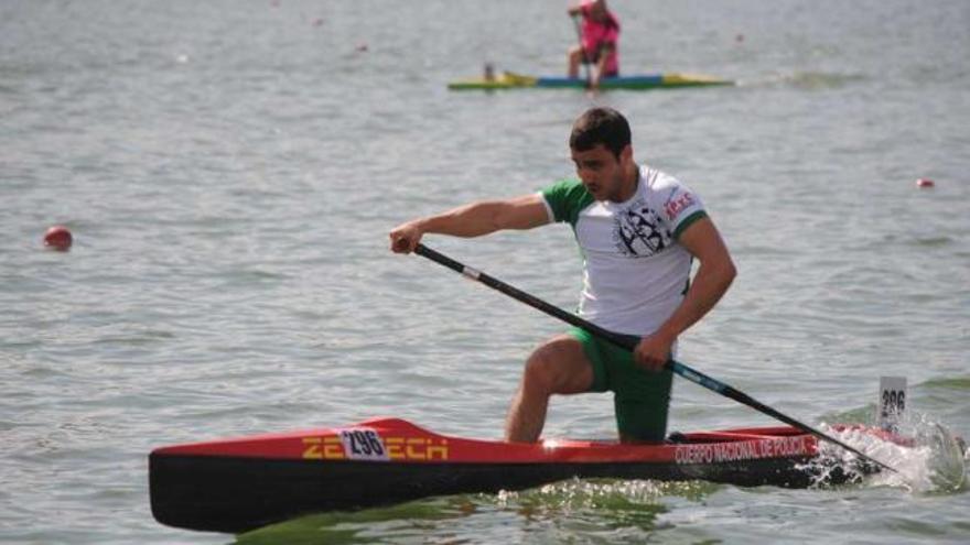 Tono Campos, clasificado en C-1 500, durante una prueba reciente. // FDV