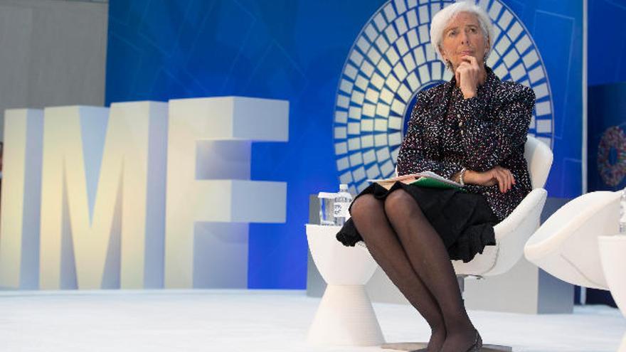 Christine Lagarde asiste a un debate sobre tecnología en el marco de la asamblea del FMI en Washington.