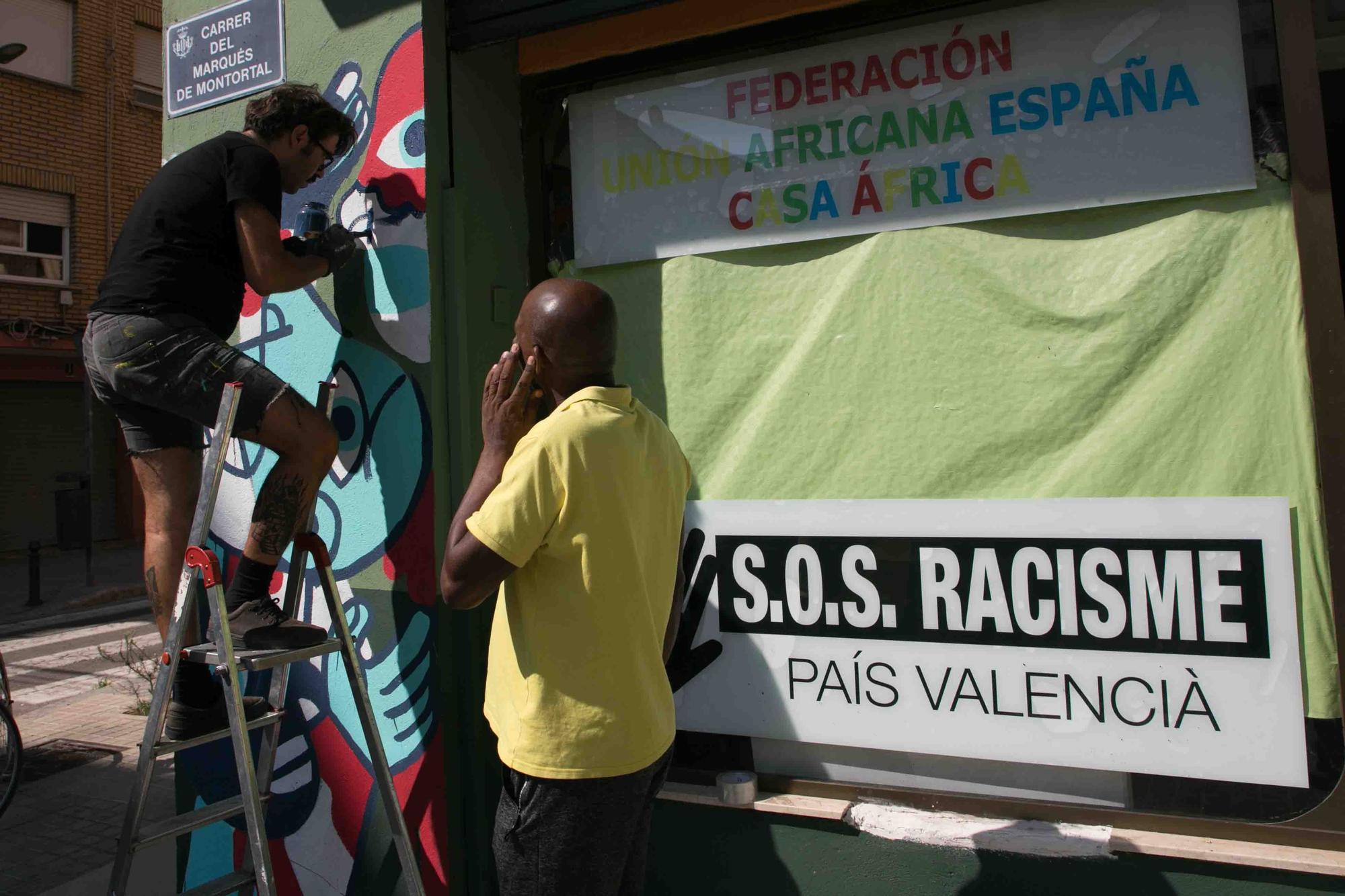 Mural de la tragedia en Melilla en la Union Africana